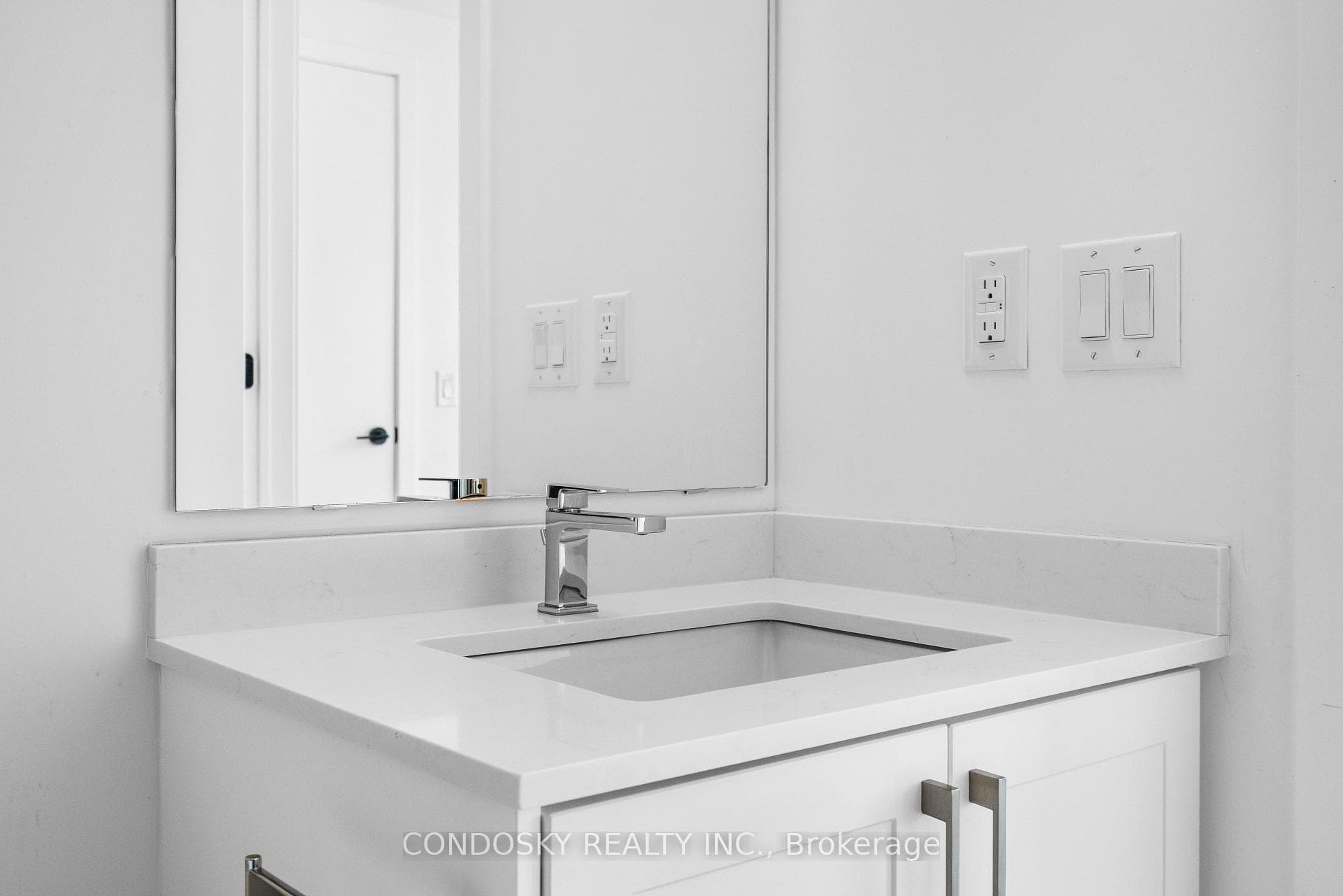 2450 Old Bronte Road Unit 205 photo 17