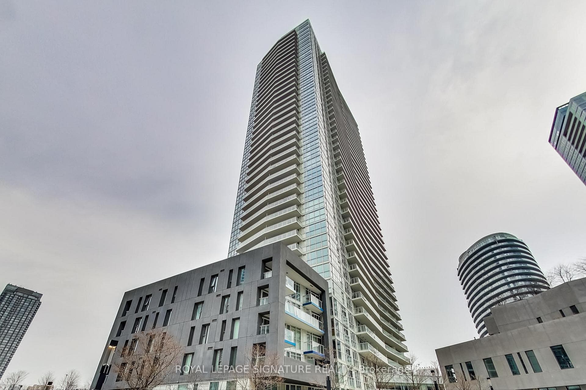 75 Queens Wharf Road Unit 1015 photo 7