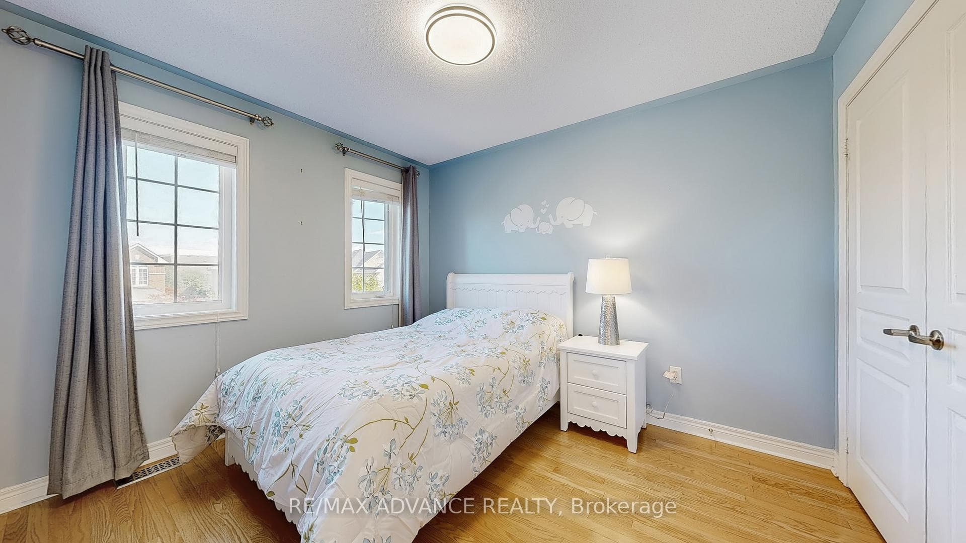 151 Laramie Crescent photo 23