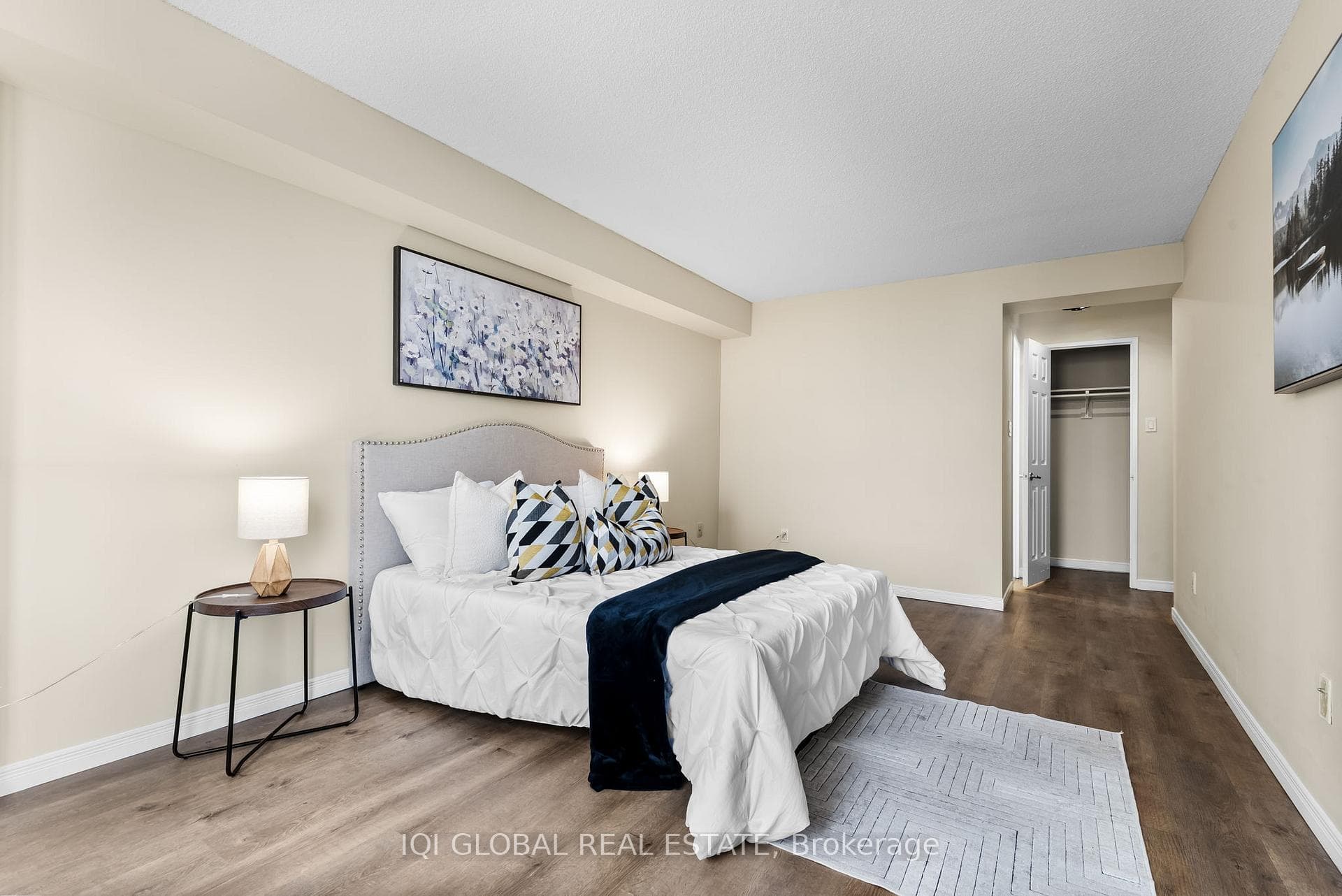 330 Rathburn Road Unit 1205 photo 18
