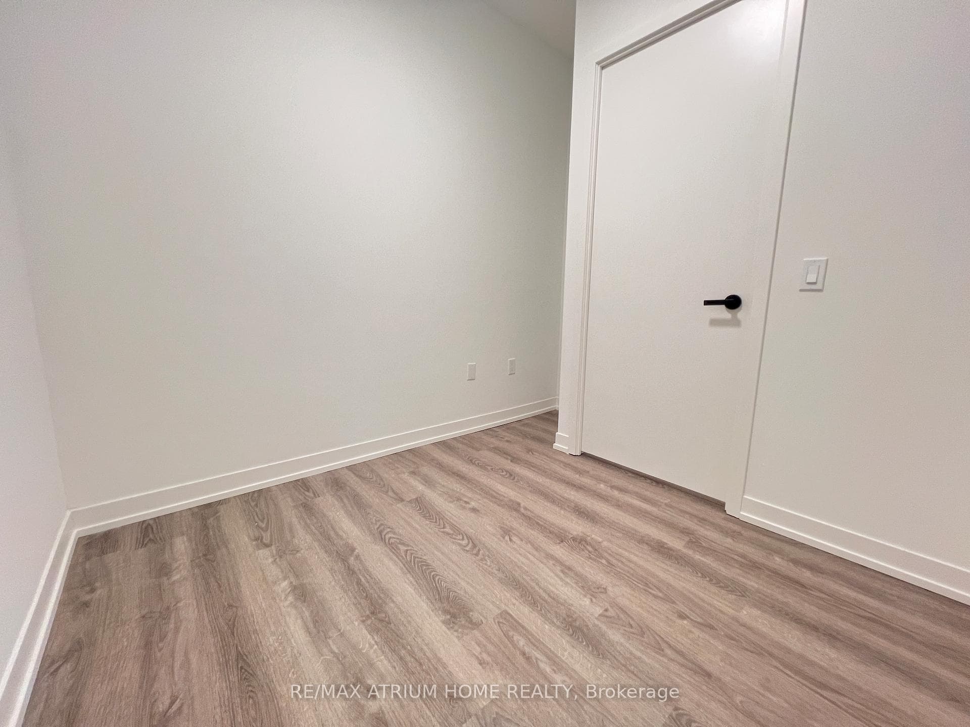 8 Interchange Way Unit 4815 photo 4