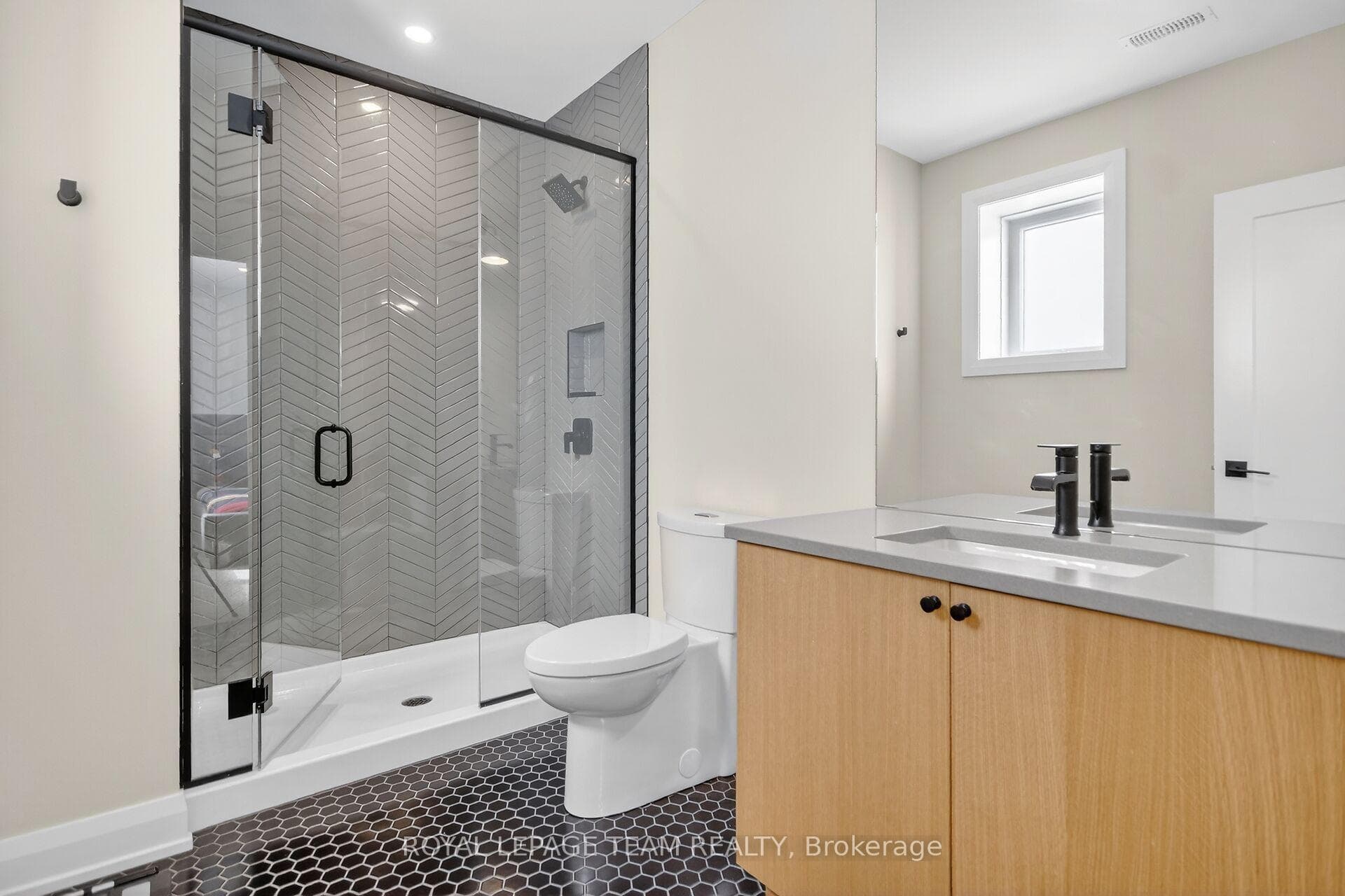 212 Kaswit Drive photo 38