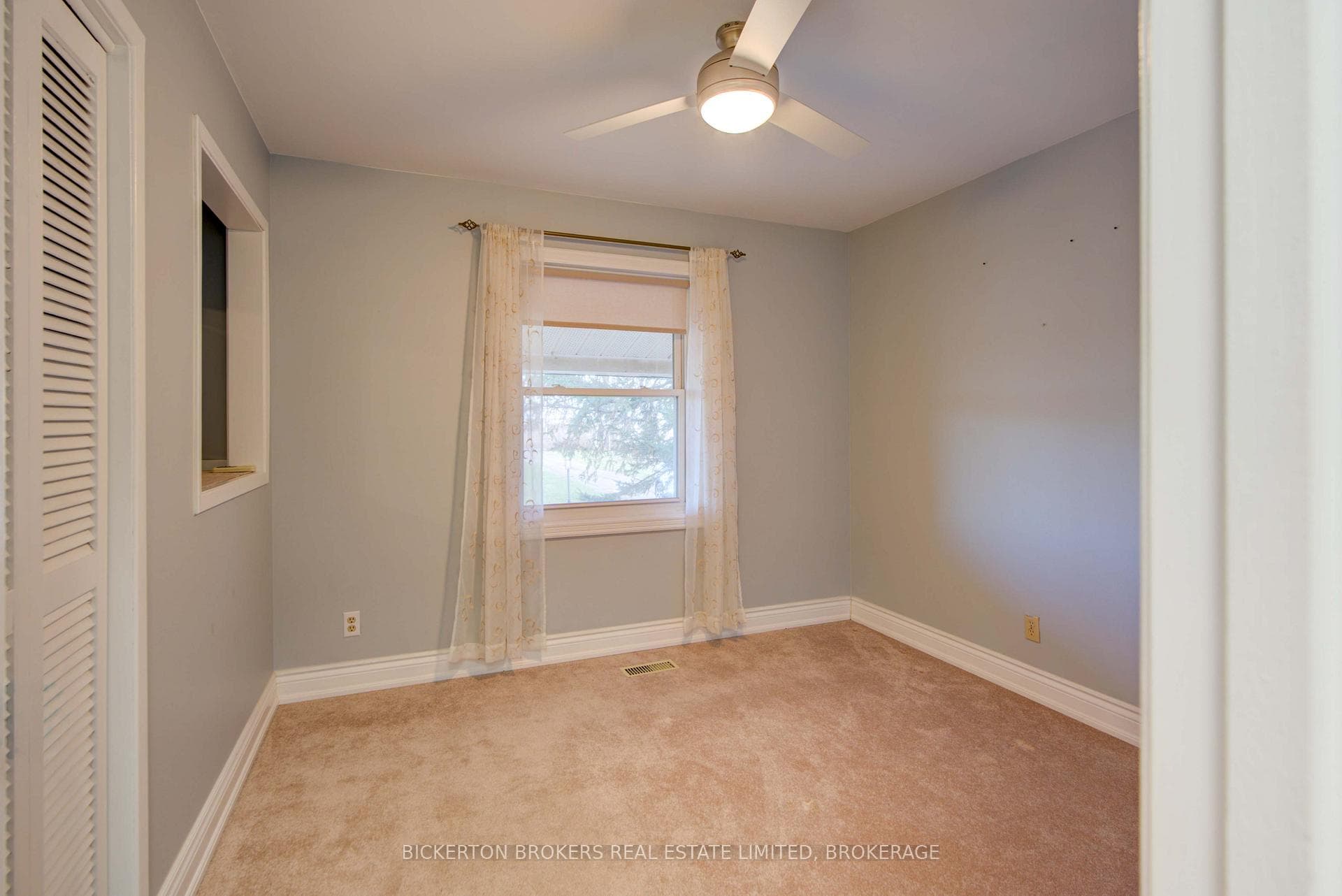 108 Russell Road photo 19