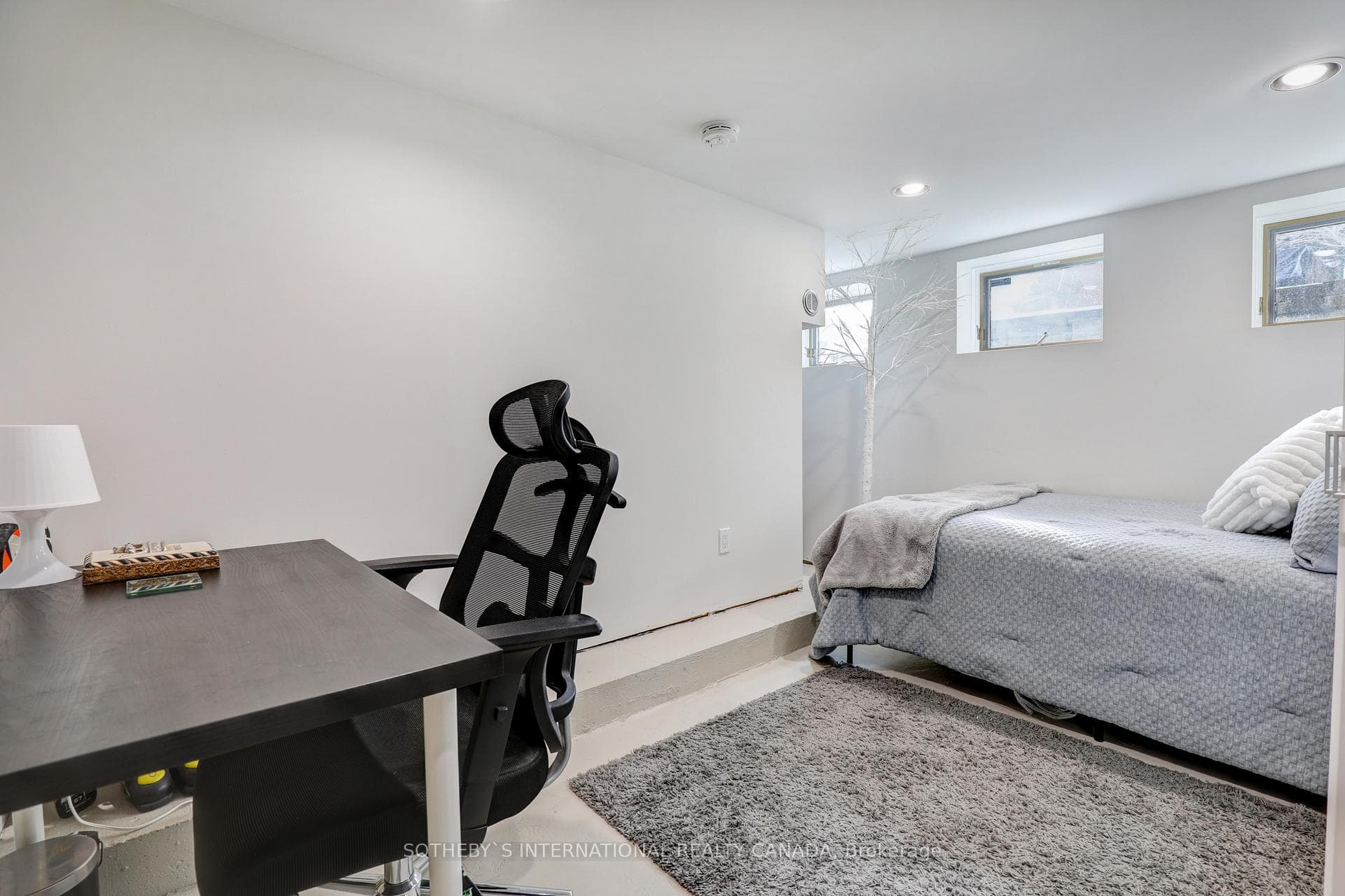 236 Bessborough Drive photo 24