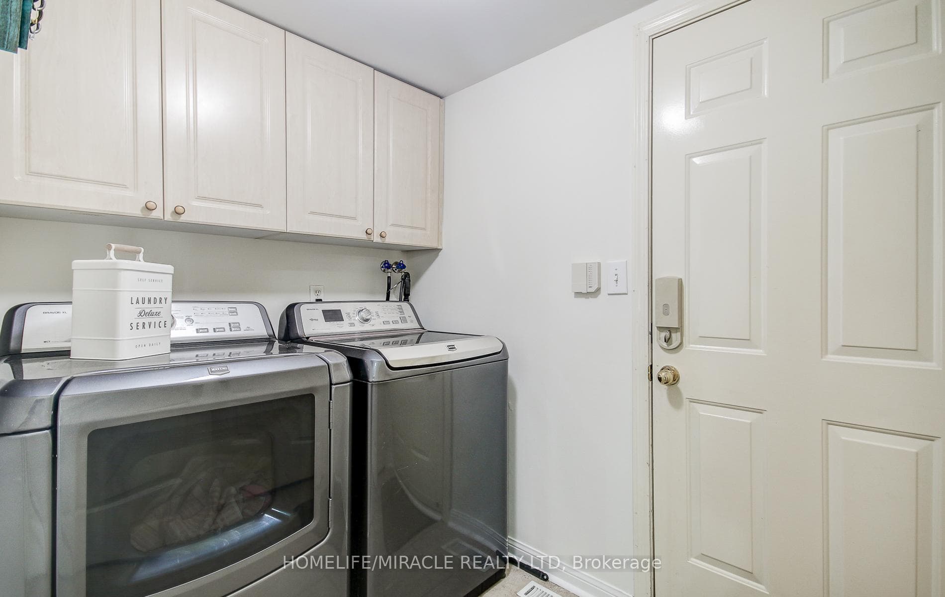 1699 Samuelson Circle photo 28