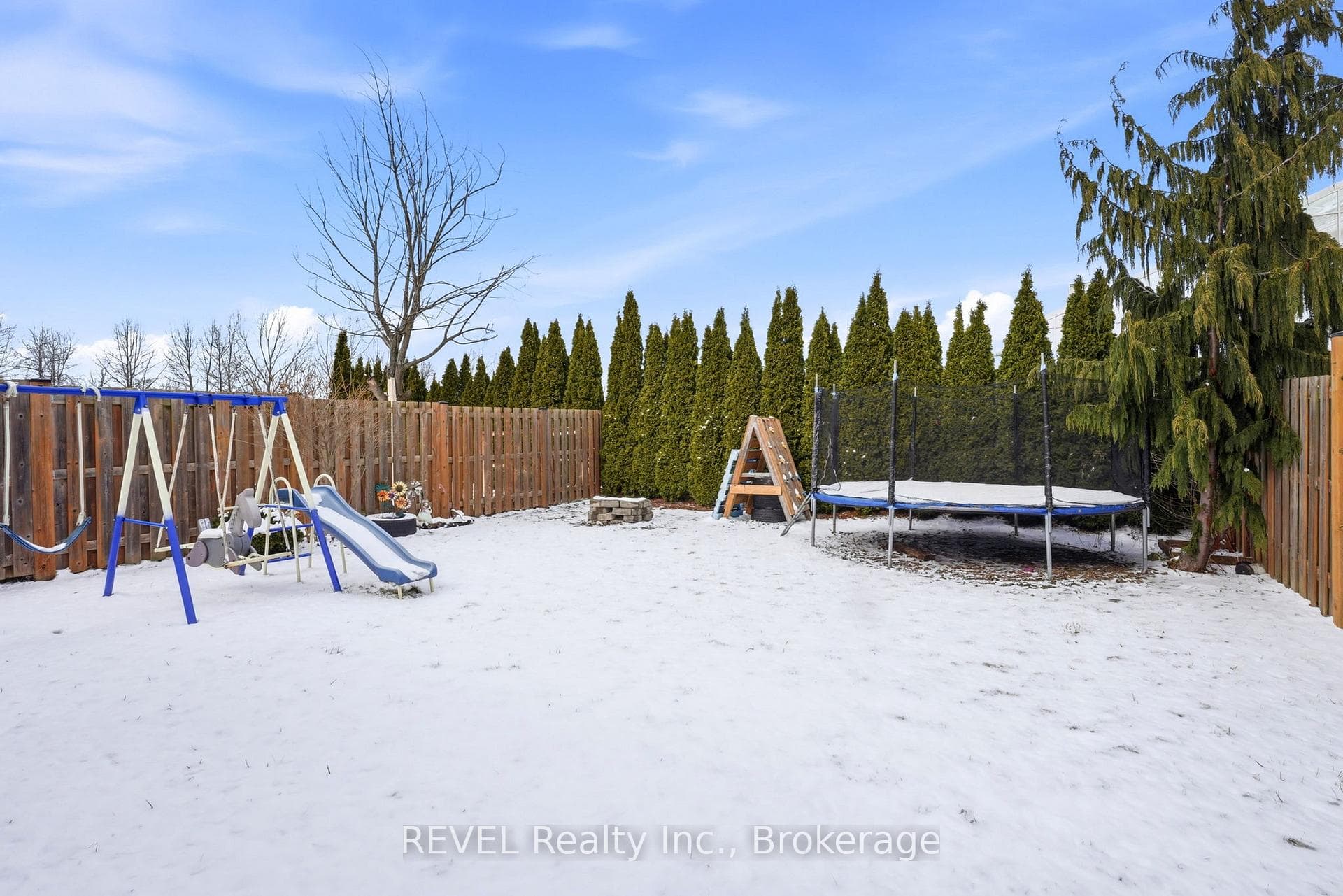 8553 JENNIFER Crescent photo 36