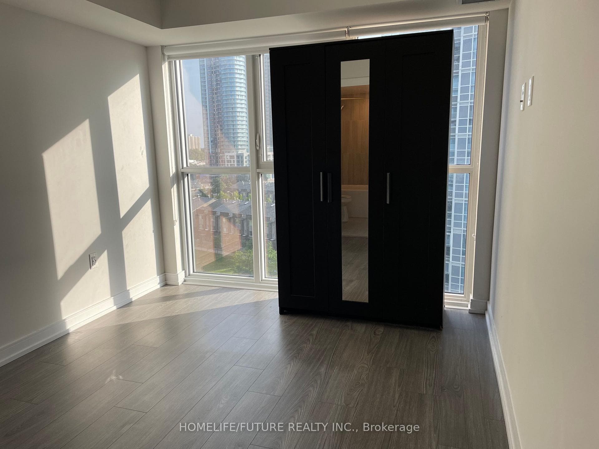 225 Village Green Square Unit 903 photo 6
