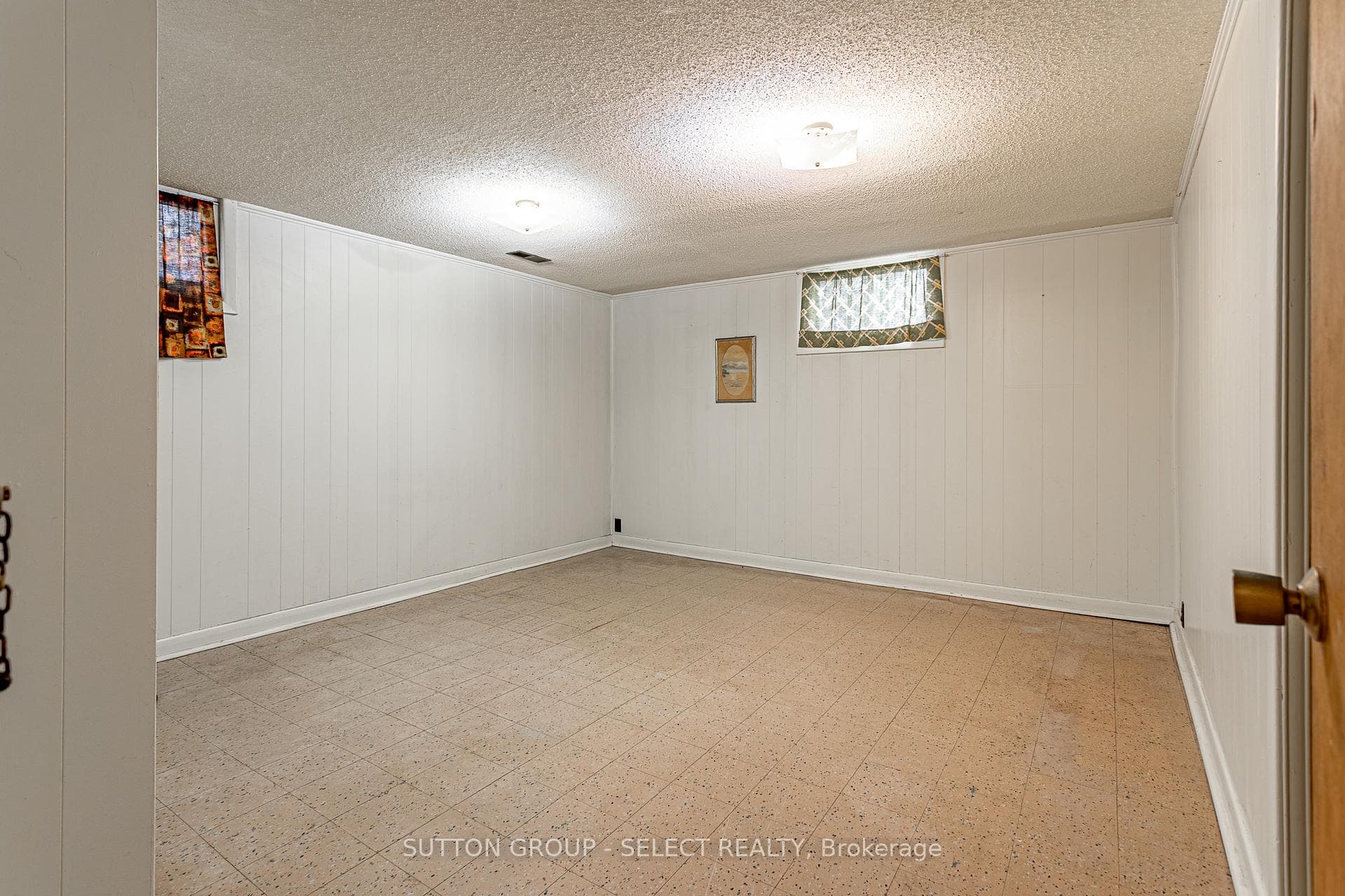 451 Ridout Street photo 20