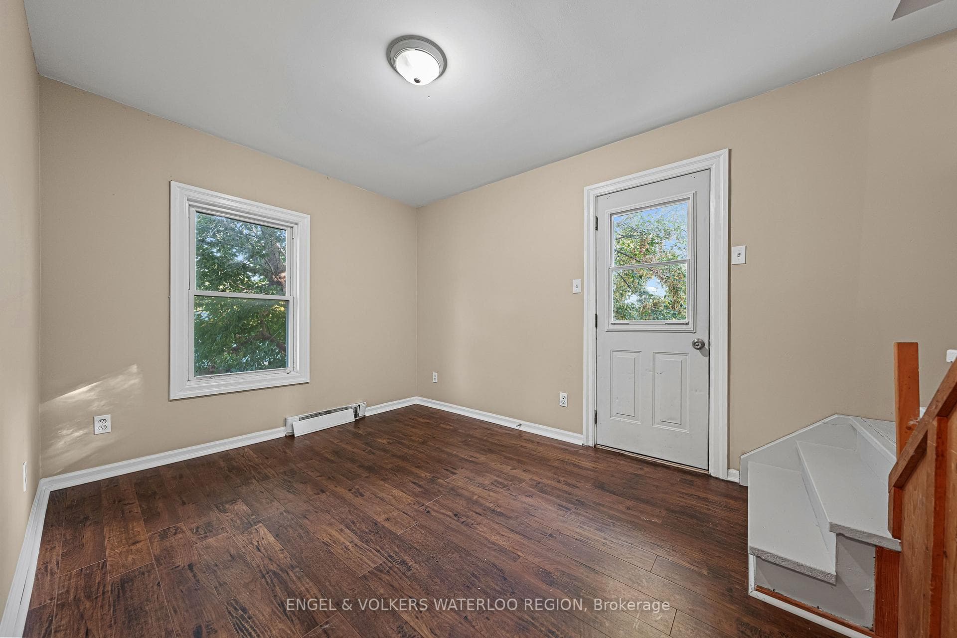 854 William Street photo 10