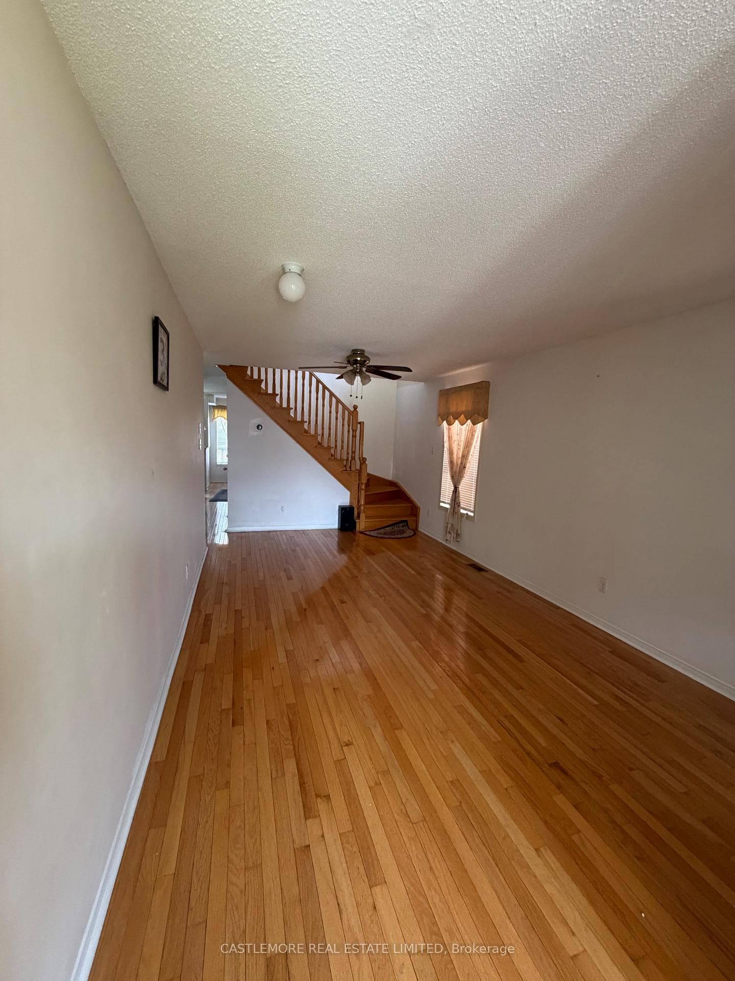 127 Brisdale Drive photo 2