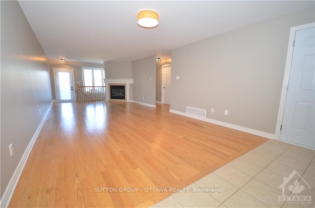134 CASTEL Street photo 4