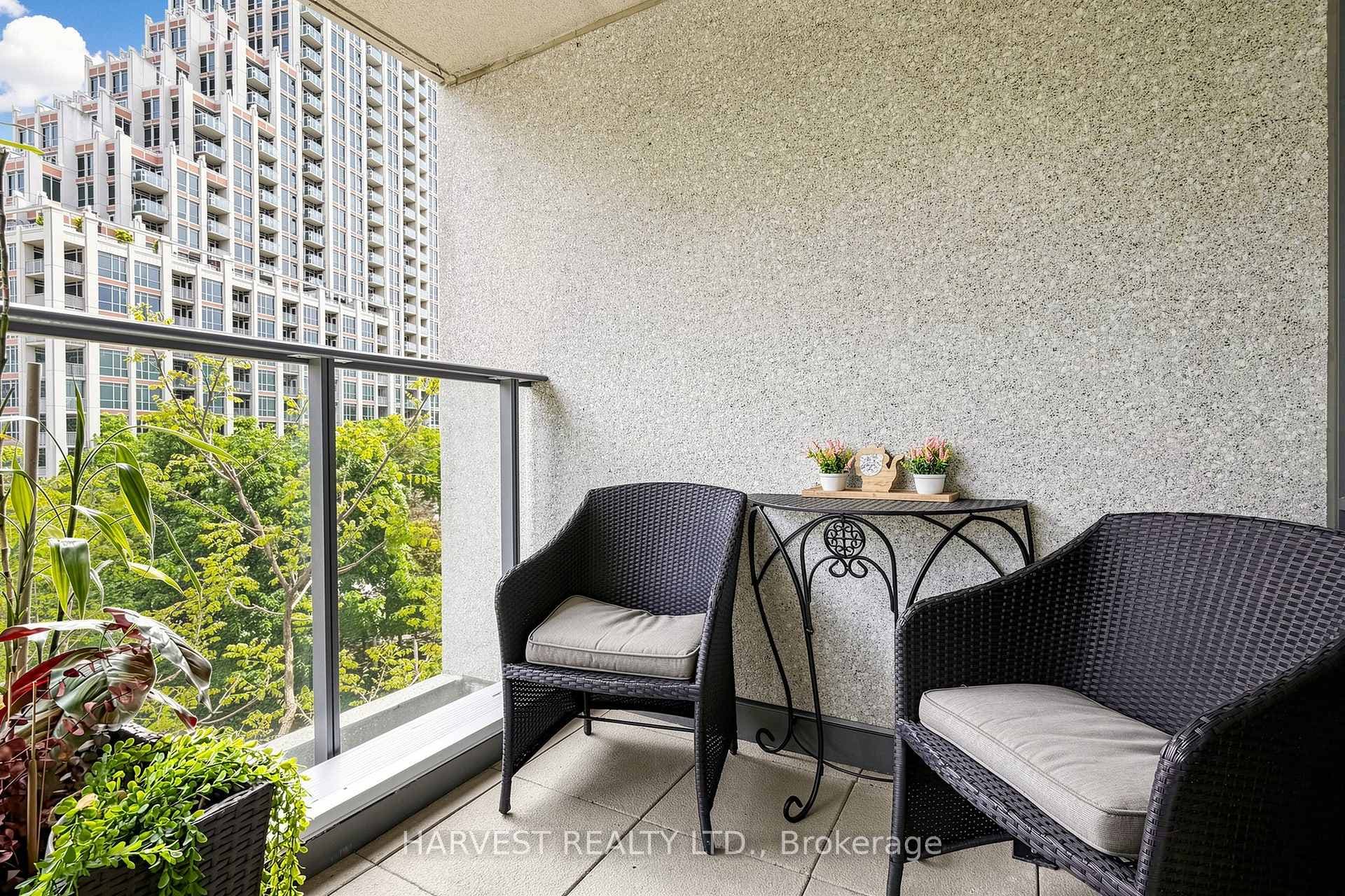 209 Fort York Boulevard Unit 380 photo 31