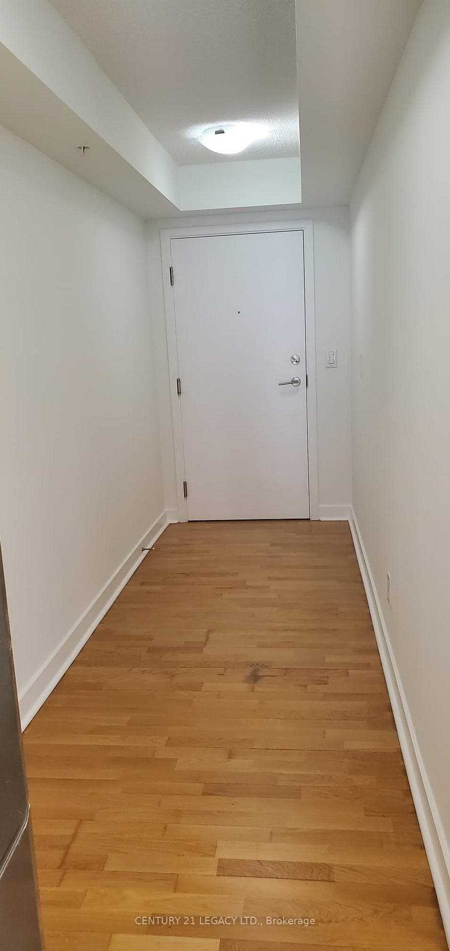 295 Adelaide Street Unit 401 photo 4