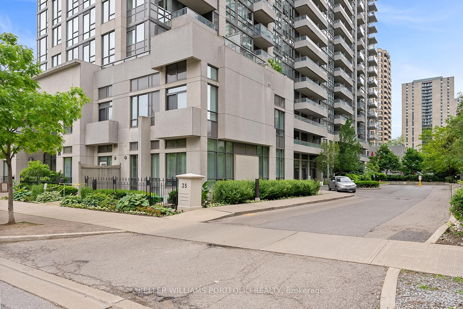 35 Hollywood Avenue Unit 1823 photo 29