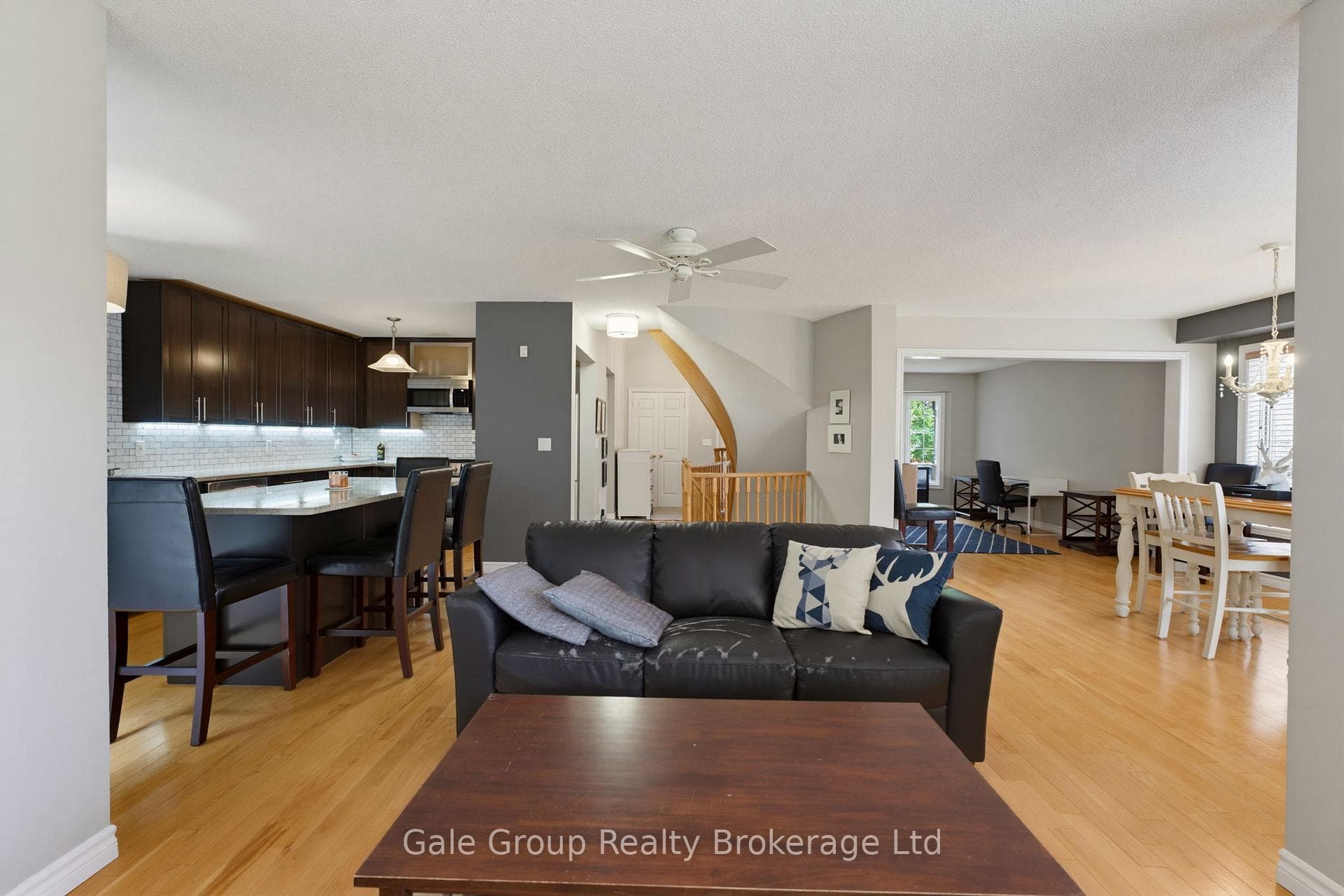 209 Hilltop Drive photo 11