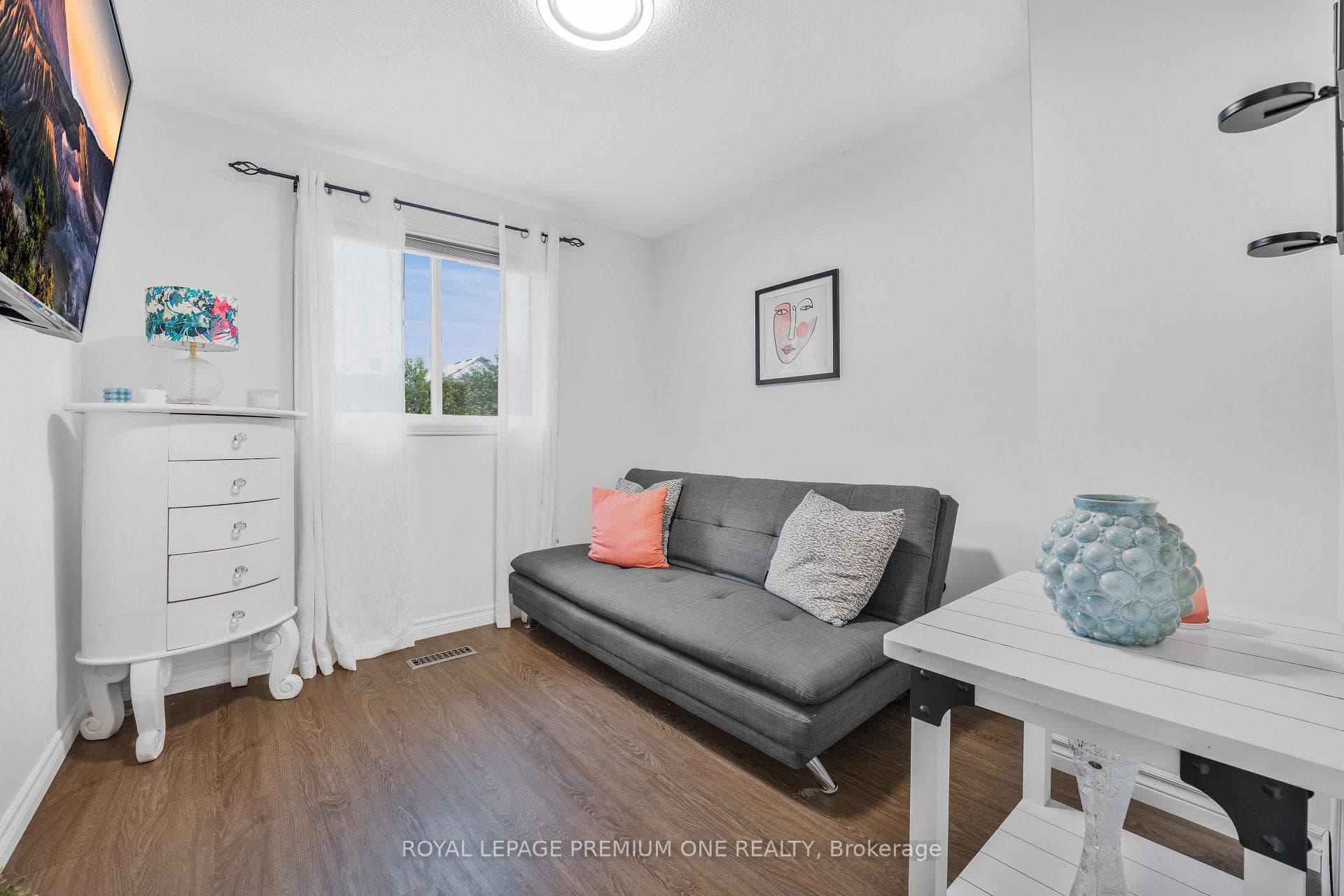 14 Harrison Crescent photo 48