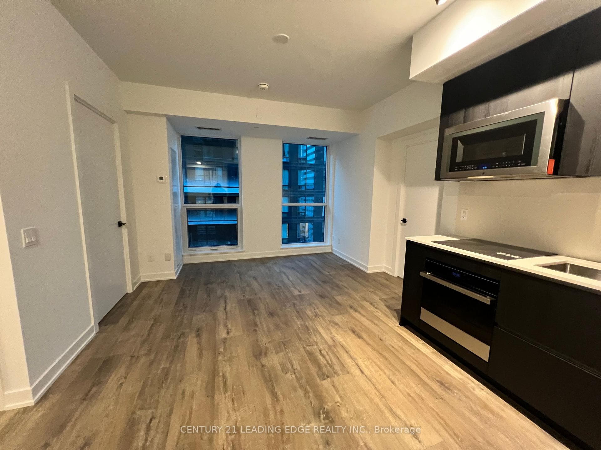 327 King Street Unit 3804 photo 8