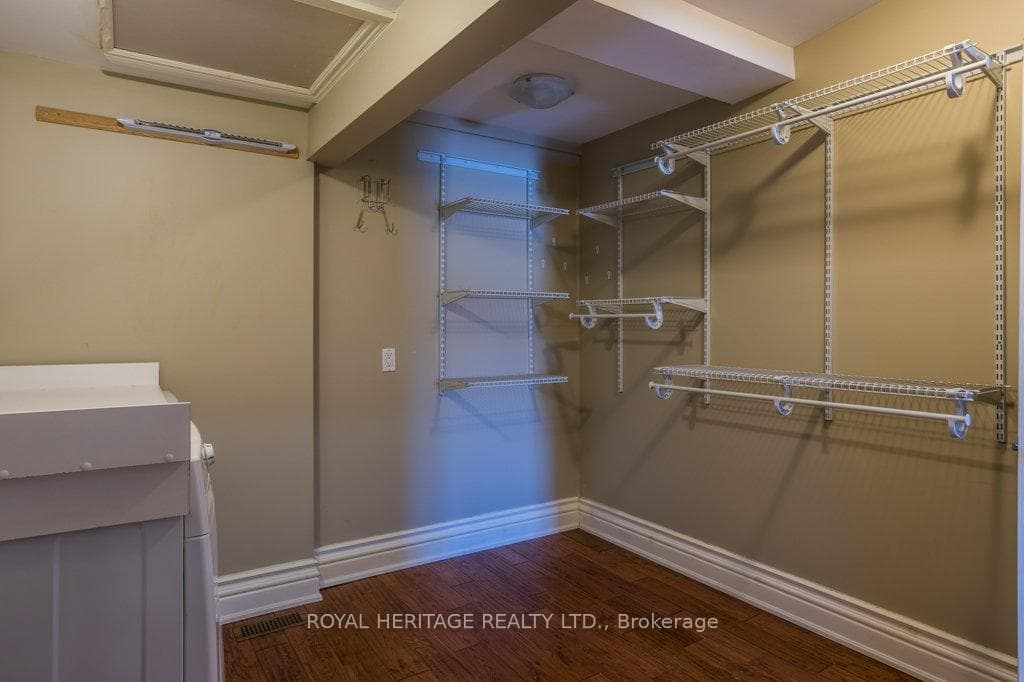 UNIT 4 LAUNDRYROOM V2