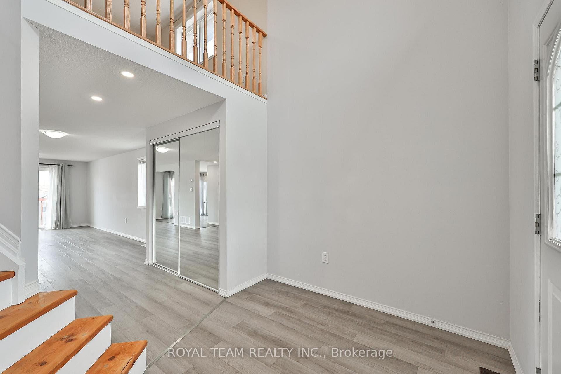 186 Madelaine Drive photo 4