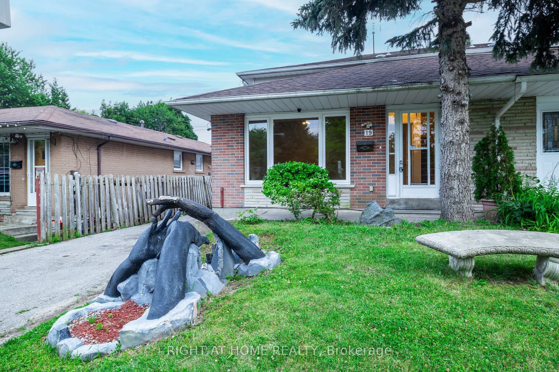19 Cultra Square photo 1