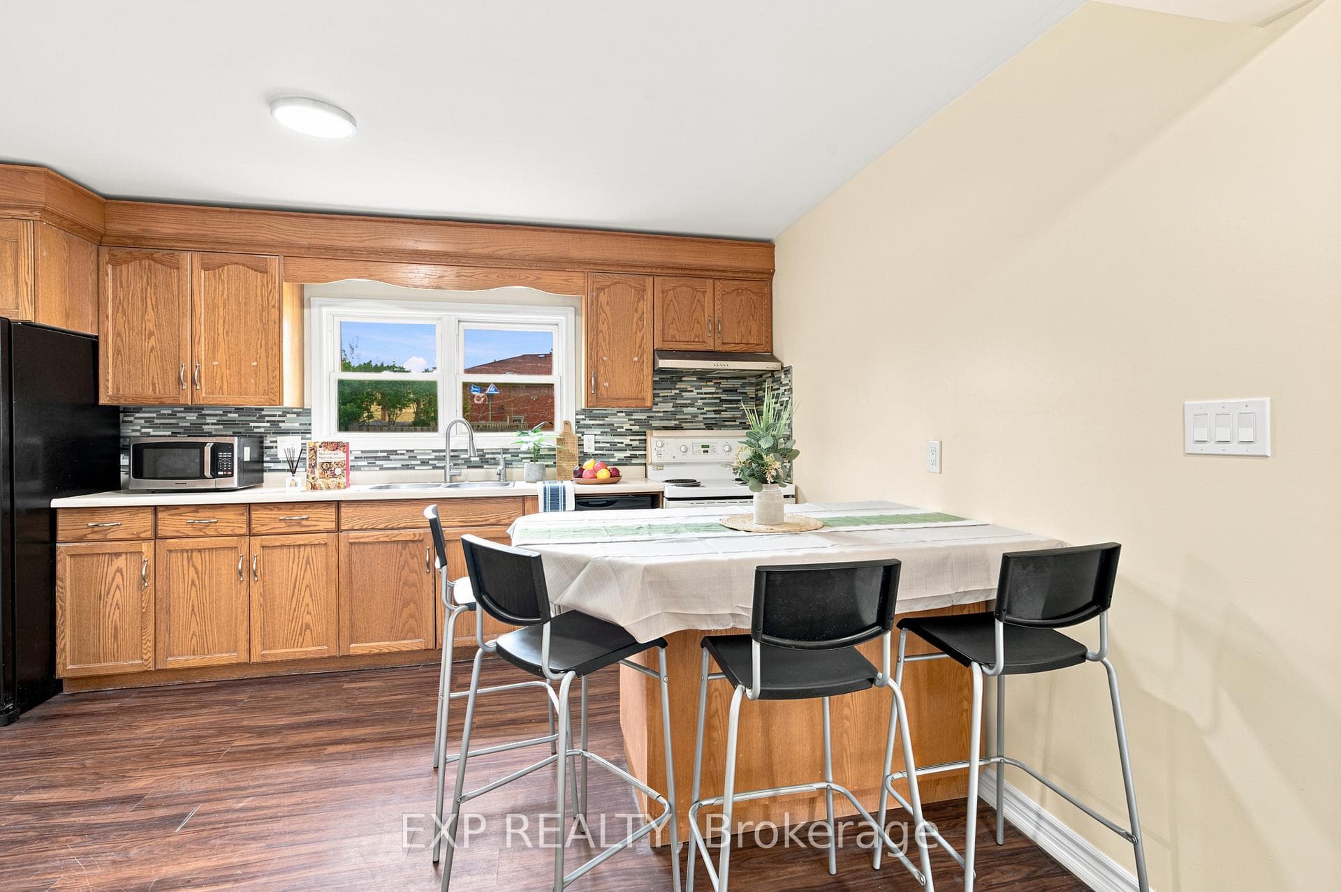 208 Thorold Road photo 6