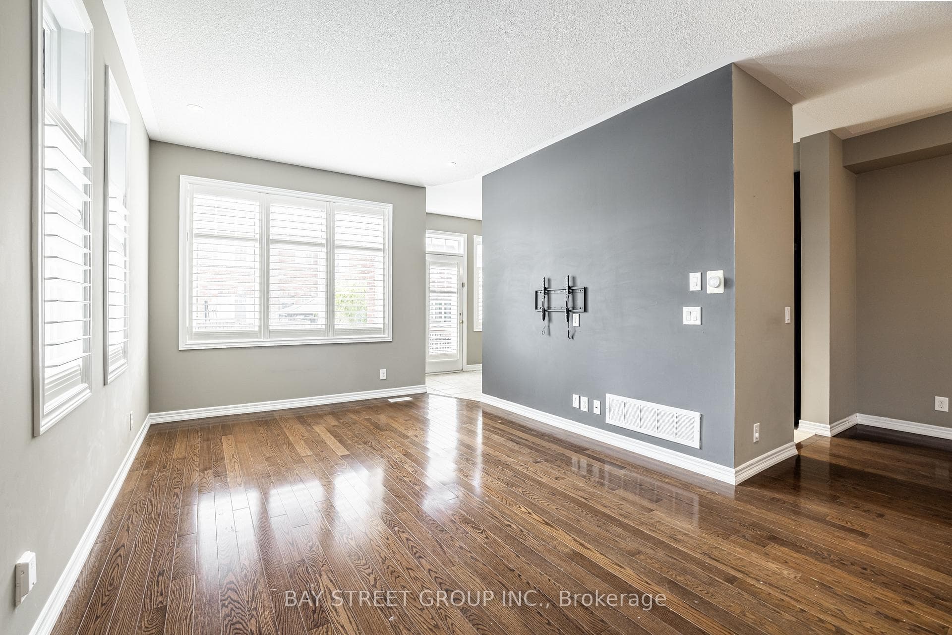 4 Courtland Crescent photo 14