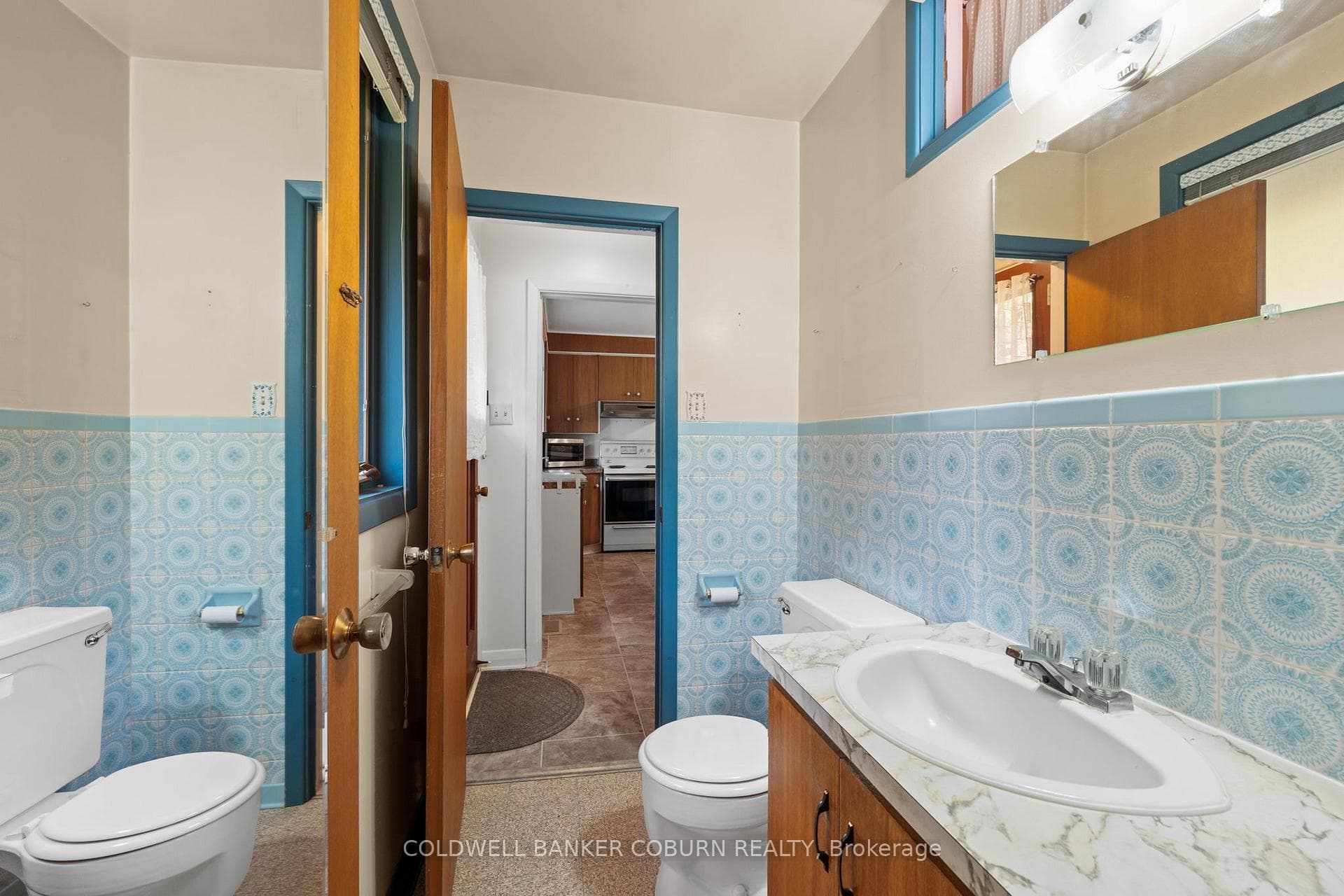 53 Eisenhower Crescent photo 29