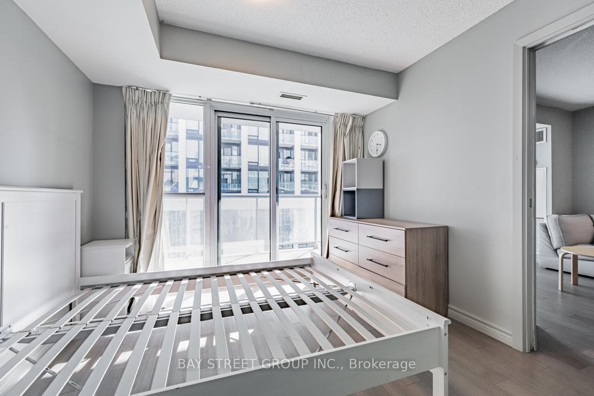 96 St Patrick Street Unit 1603 photo 14