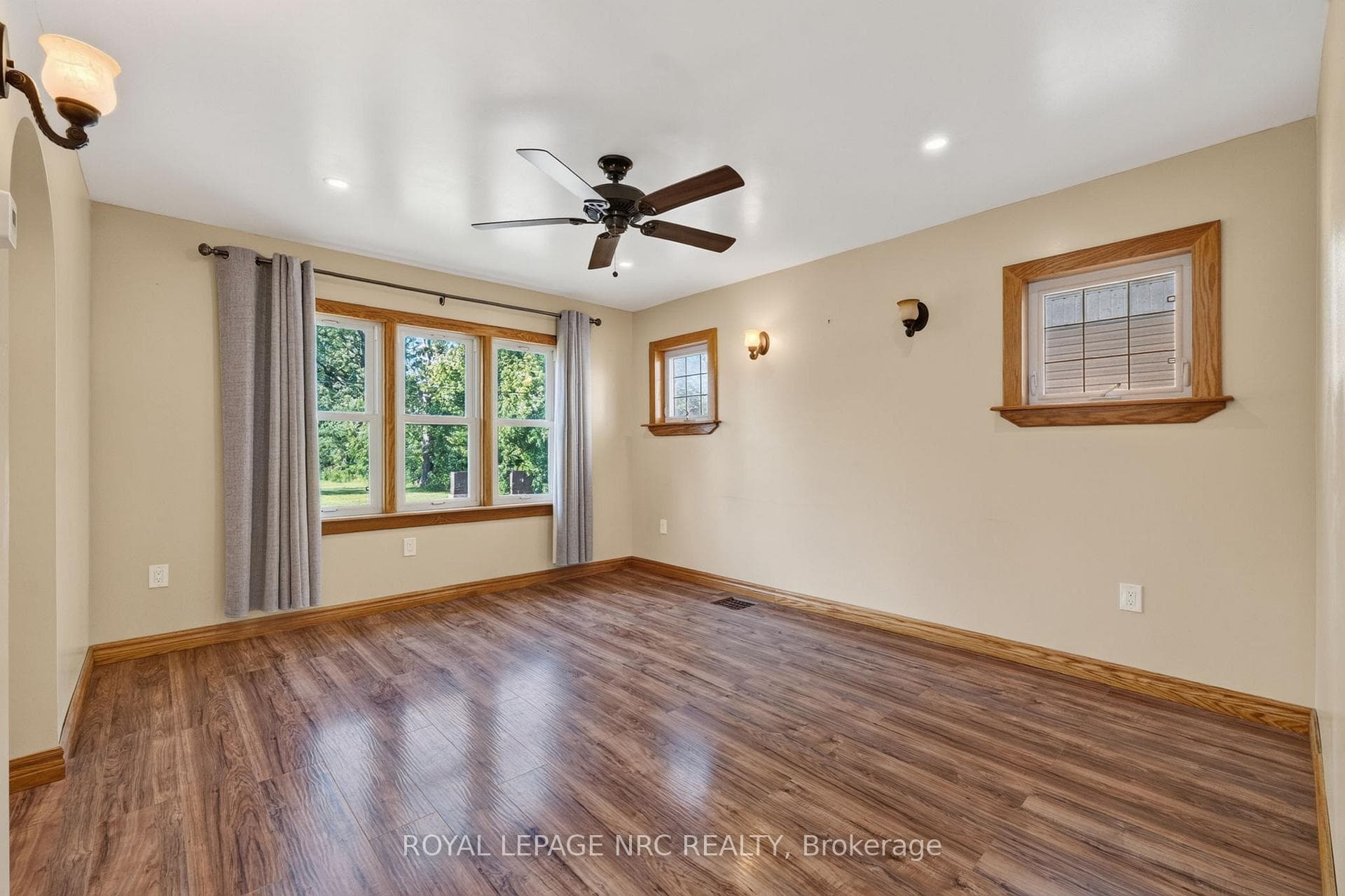 239 Phipps Street photo 7