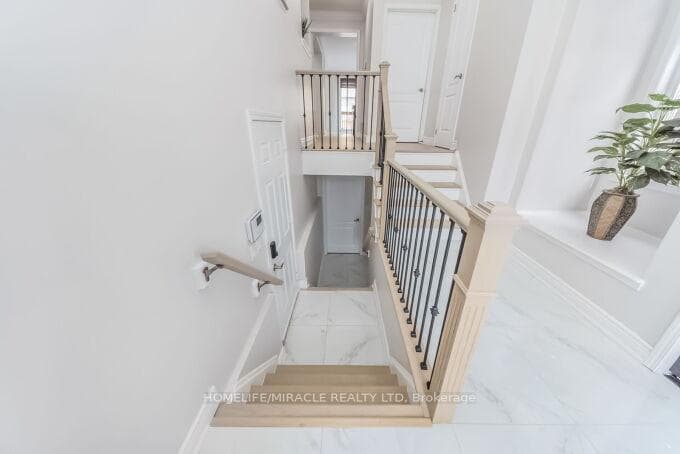 327 Pringle Avenue photo 42