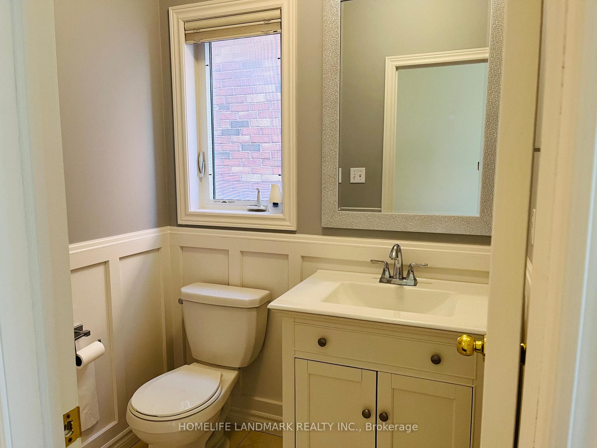 1205 Blencowe Crescent photo 11