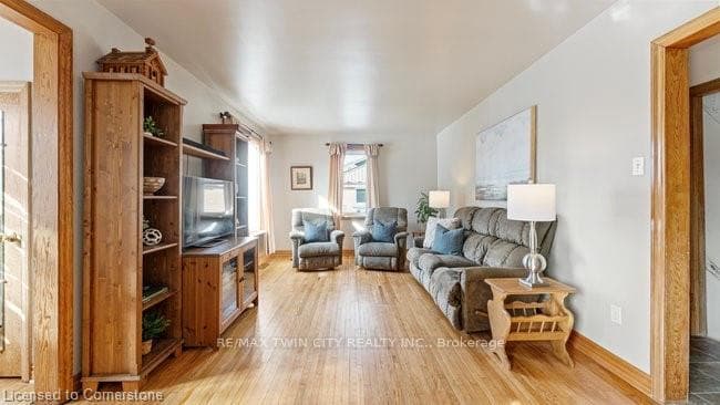 1414 Bridge Street photo 9