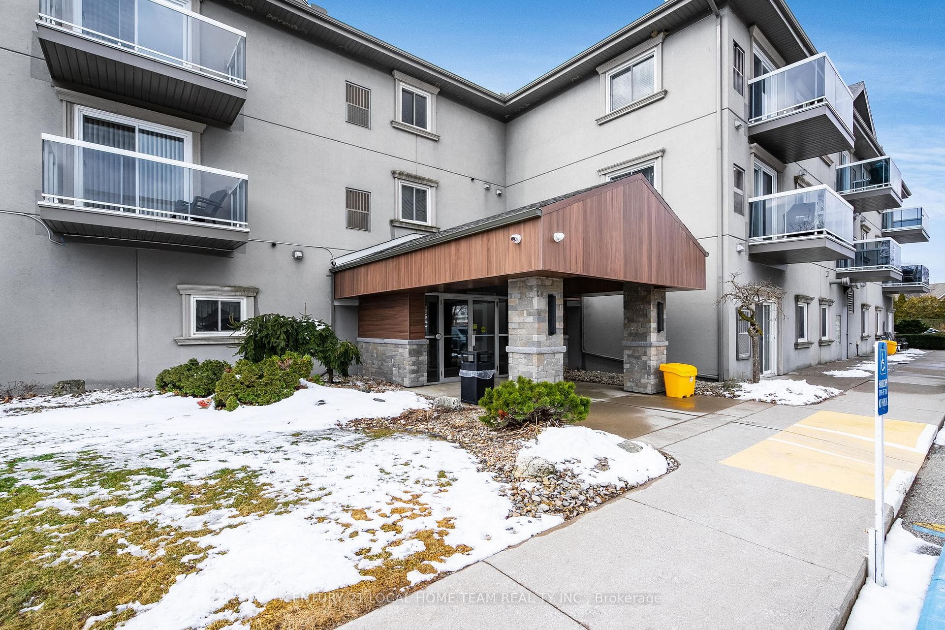 44 Robson Road Unit 303 photo 1