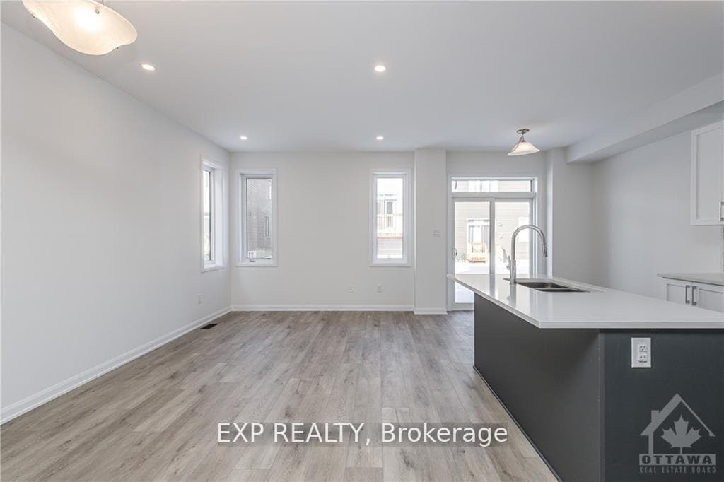 1006 BALLYHALE Heights photo 8