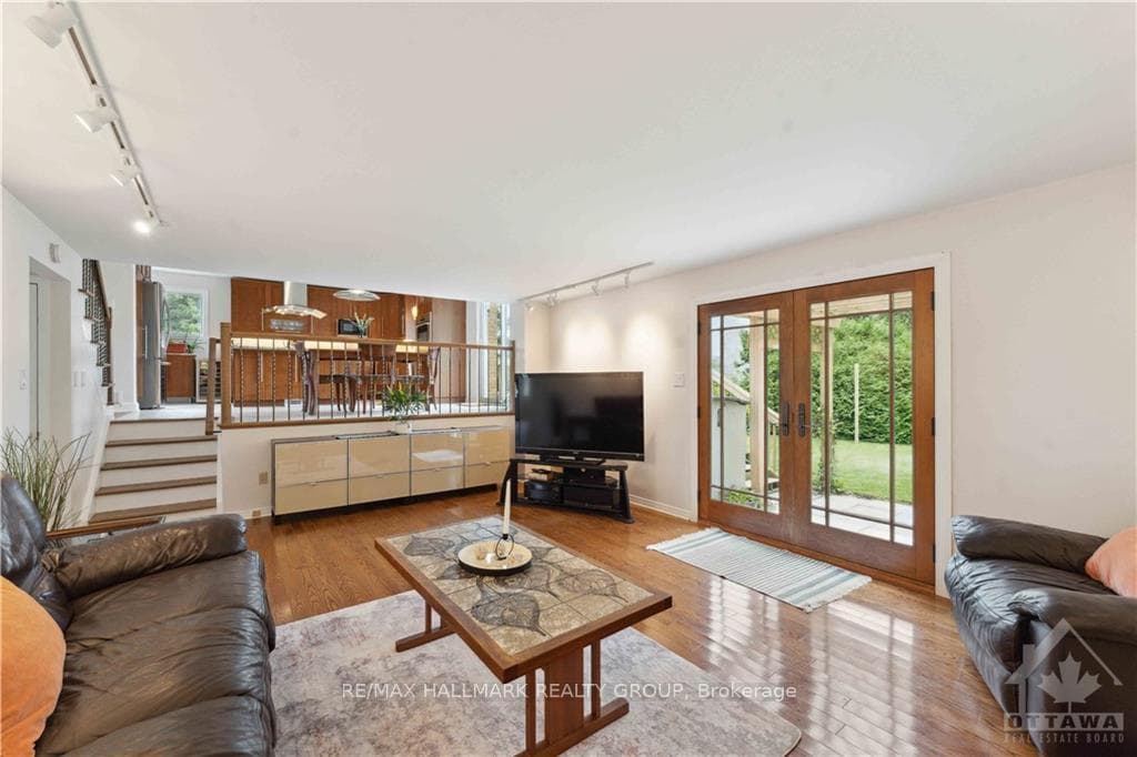 42 RIDGEBURN Gate photo 7