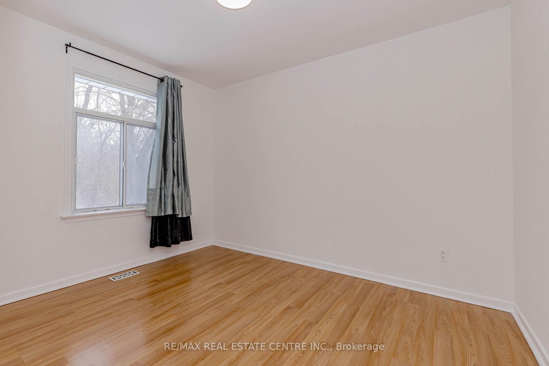61 Mossbank Drive photo 13