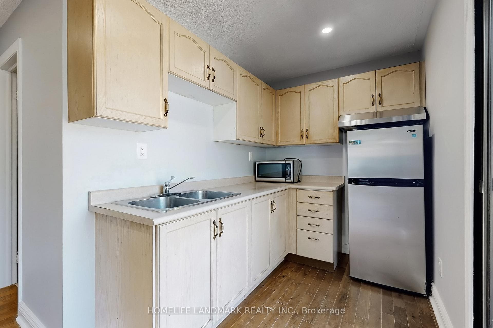 38 Pebblehill Square photo 29