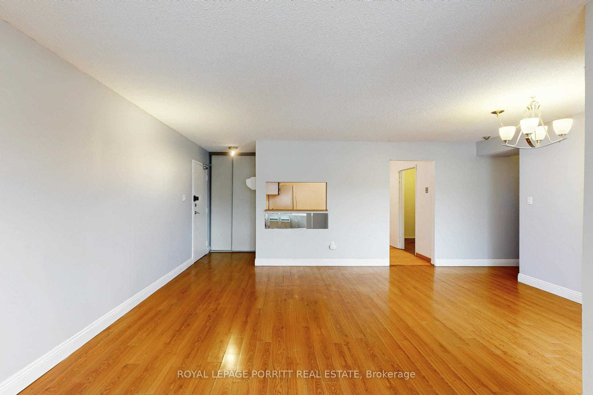 3835 Lake Shore Boulevard Unit 104 photo 11