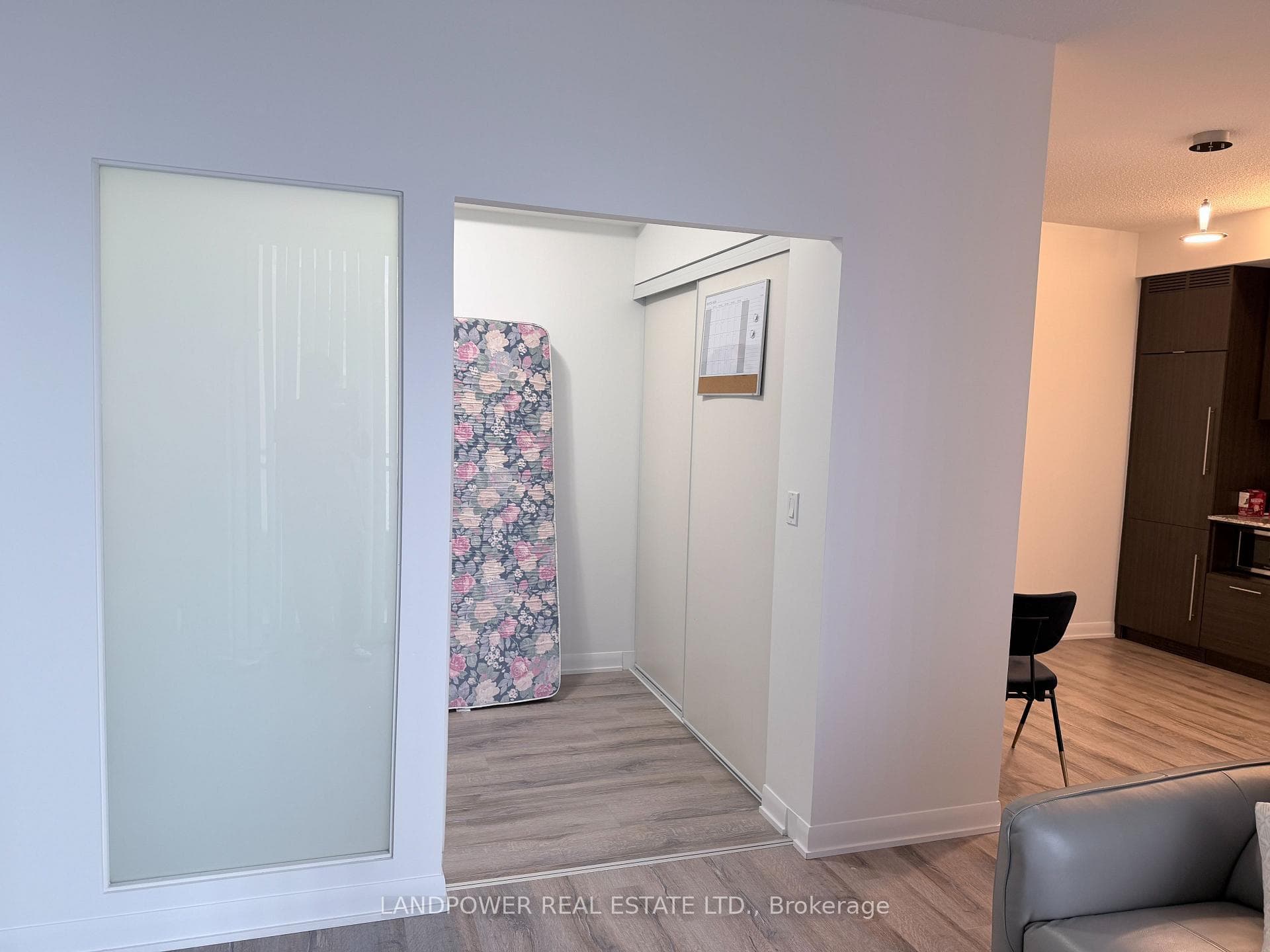 435 Richmond Street Unit 814 photo 6
