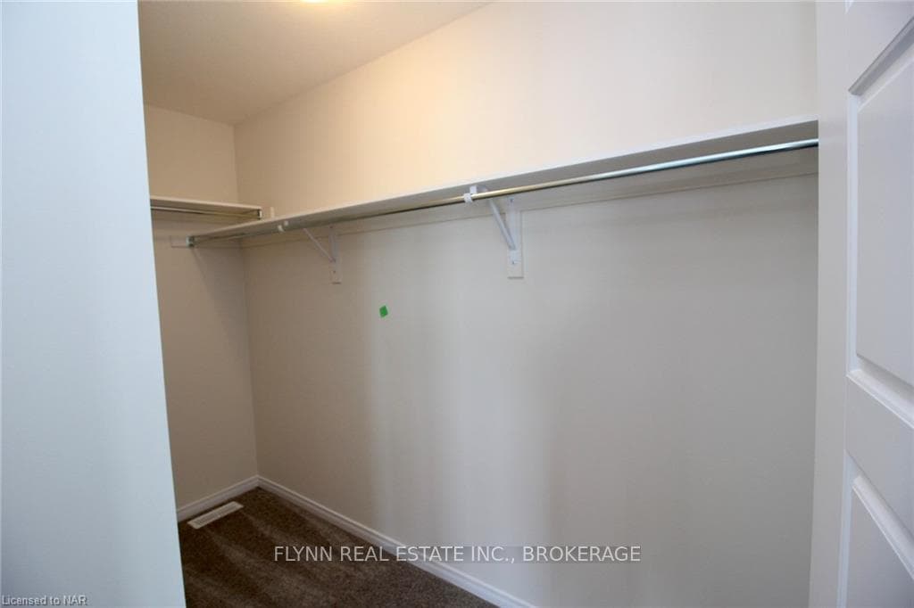 38 DOREEN Drive photo 10