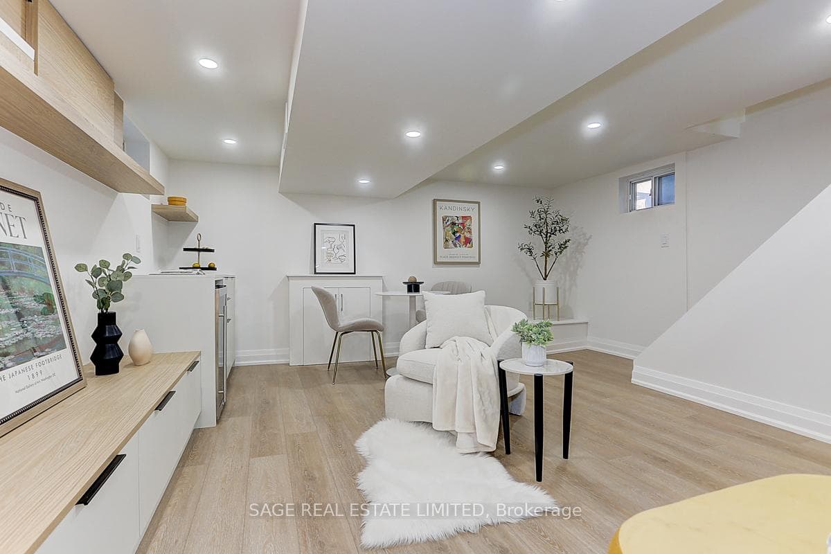 Family room W built-in