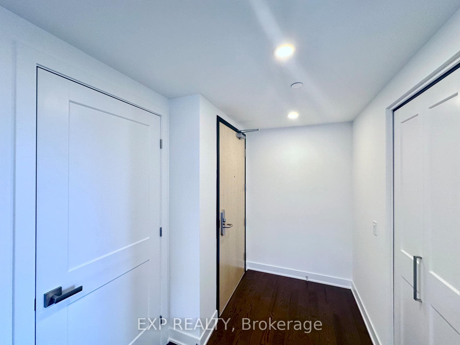 340 Queen Street Unit 1301 photo 4