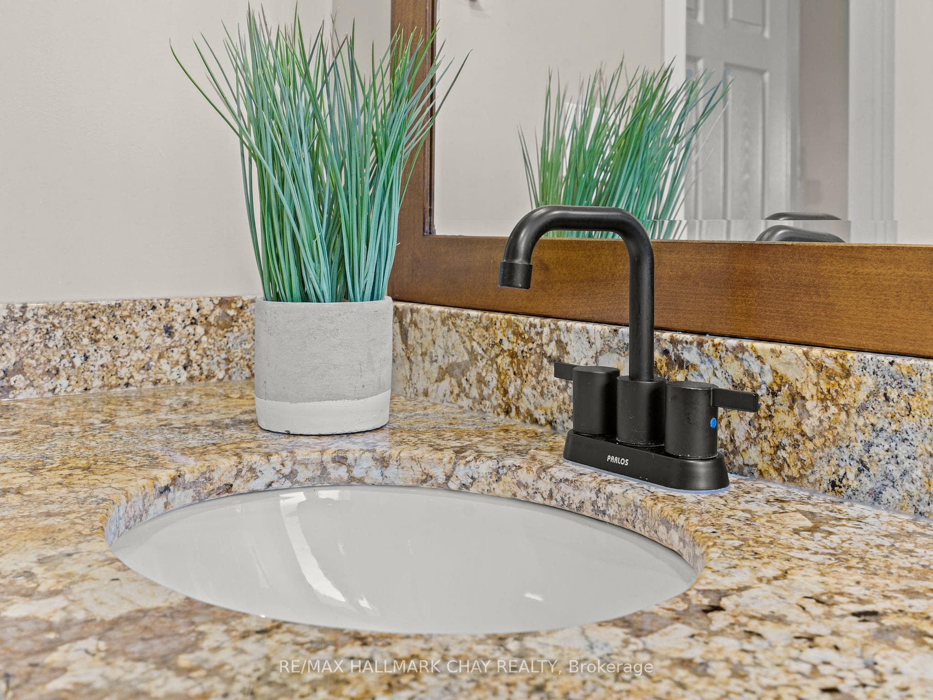 6 Lakewoods Court photo 31