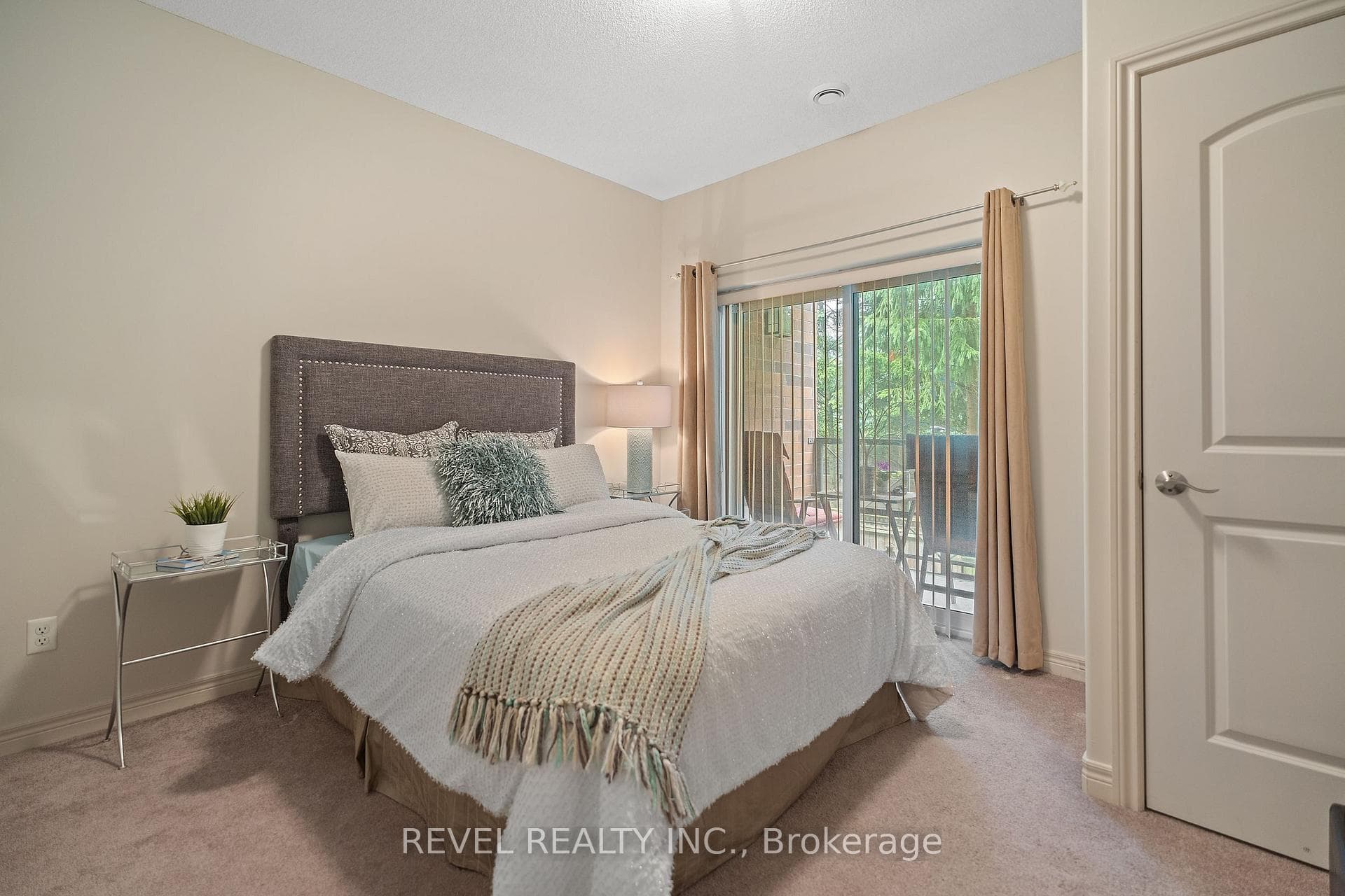2799 St. Paul Avenue Unit 203 photo 22
