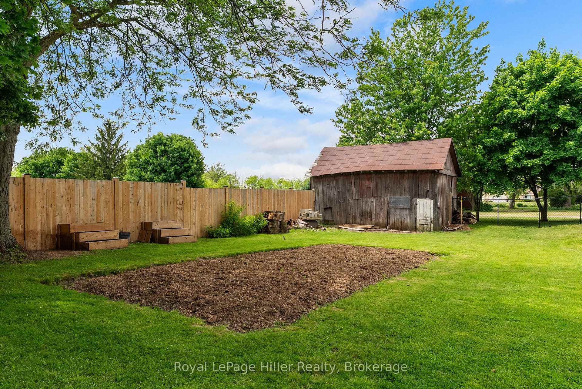 125 Portland Street photo 33
