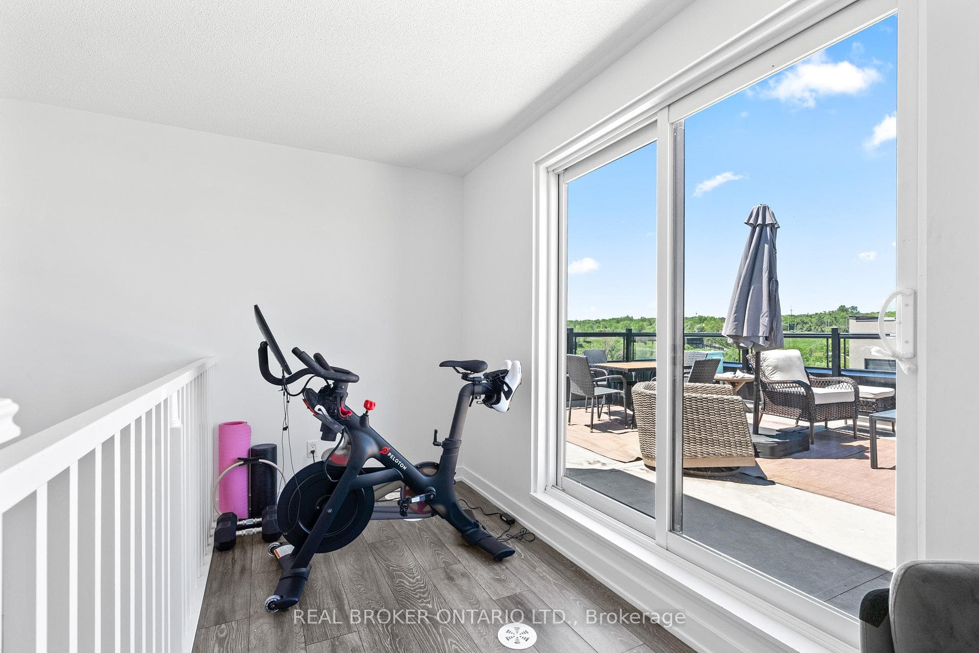1121 Cooke Boulevard Unit 1 photo 28