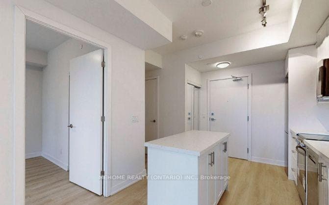 15 Ellerslie Avenue Unit 2404 photo 4