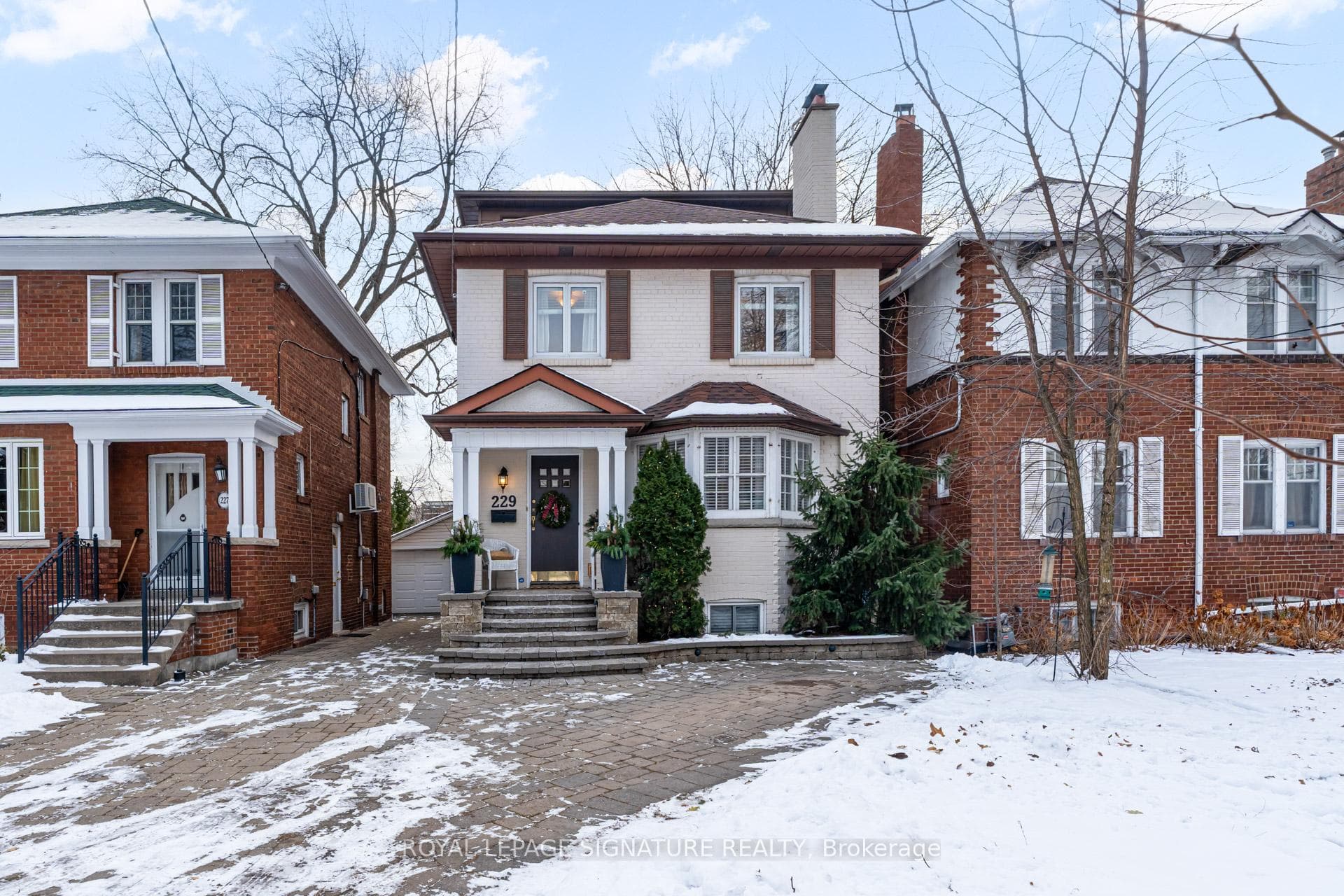 229 Glengrove Avenue photo 1