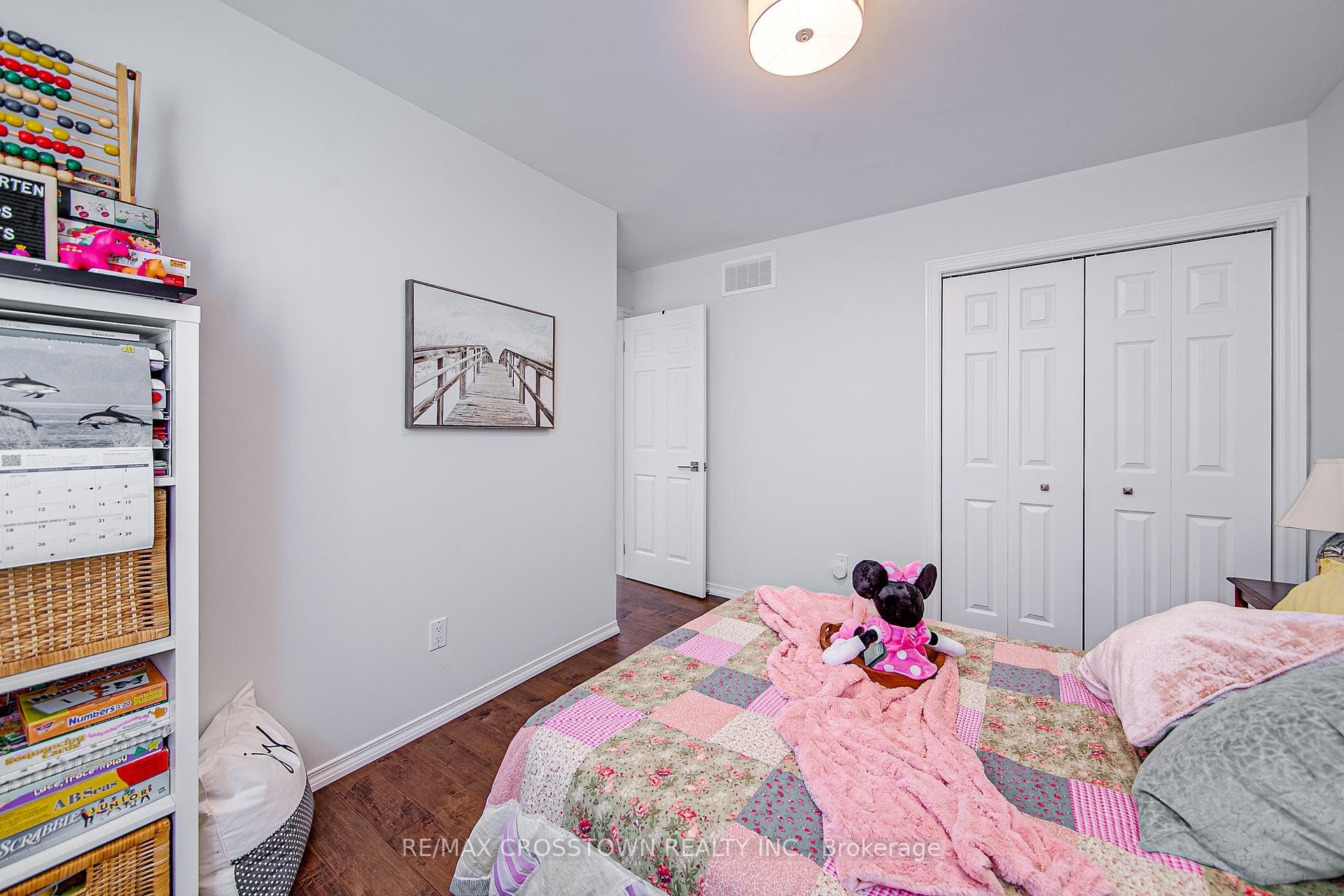 675 James Street photo 22