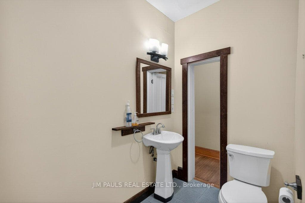 282 Main Street photo 14